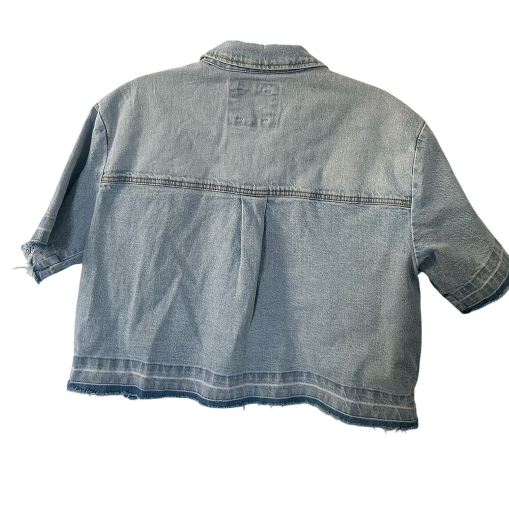 NWOT Habitual Women’s Light Blue Cropped Short-Sleeve Denim Jacket - Picture 3 of 3